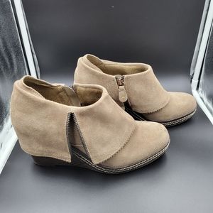 Dr. Scholl's Suede Wedge Booties. Size 9.5.